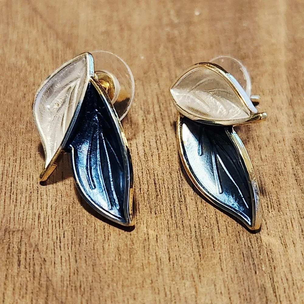 Womens Navy Blue and Cream‎ Enamel Double Leaf Gold Tone Post Stud Earrings 1